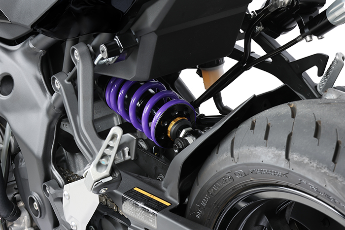 Ninja ZX-4R SE向けHYPERPROリアショックの公式装着写真