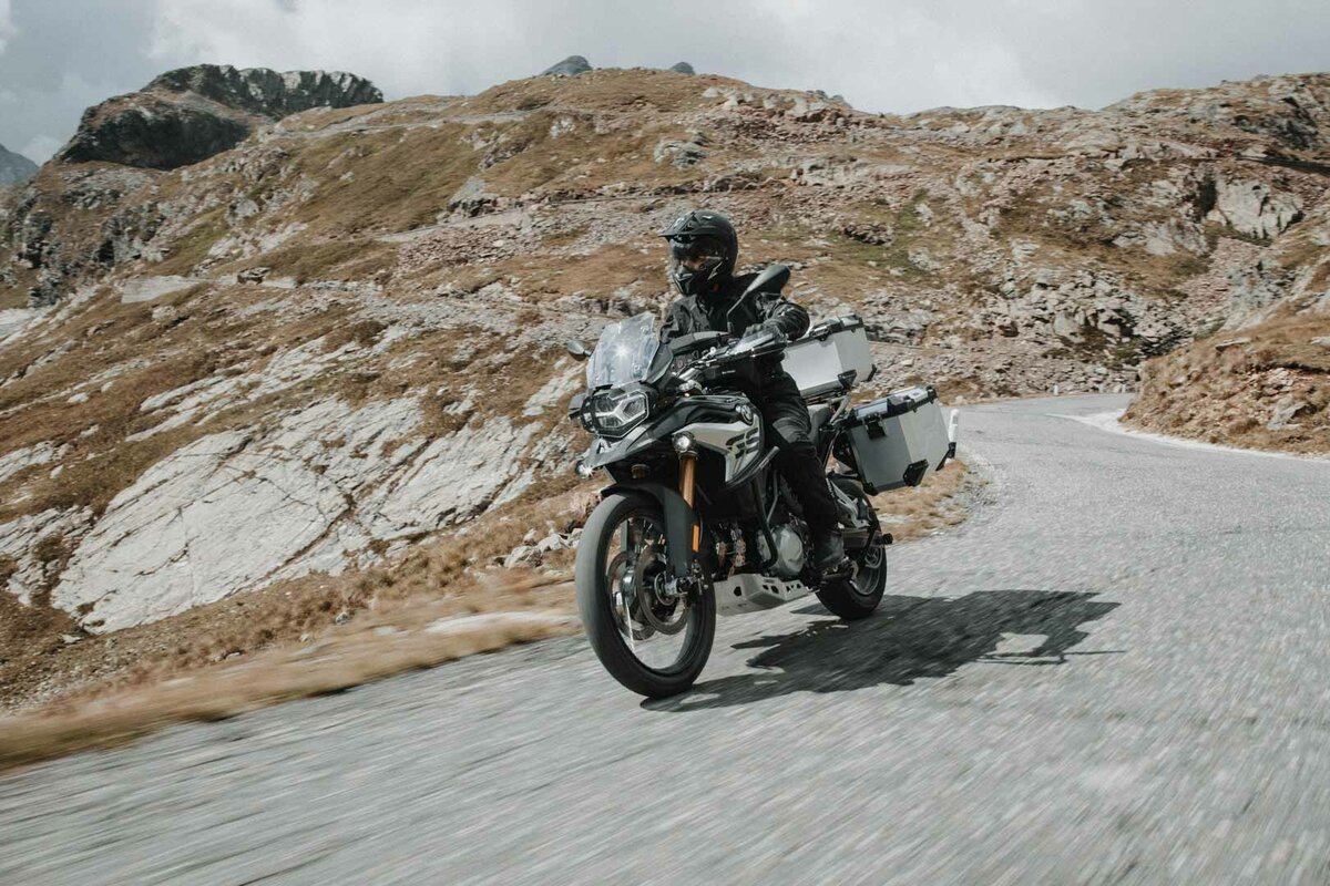 TRAX ADV Mサイドケース 37L(右) シルバー | SW-MOTECH